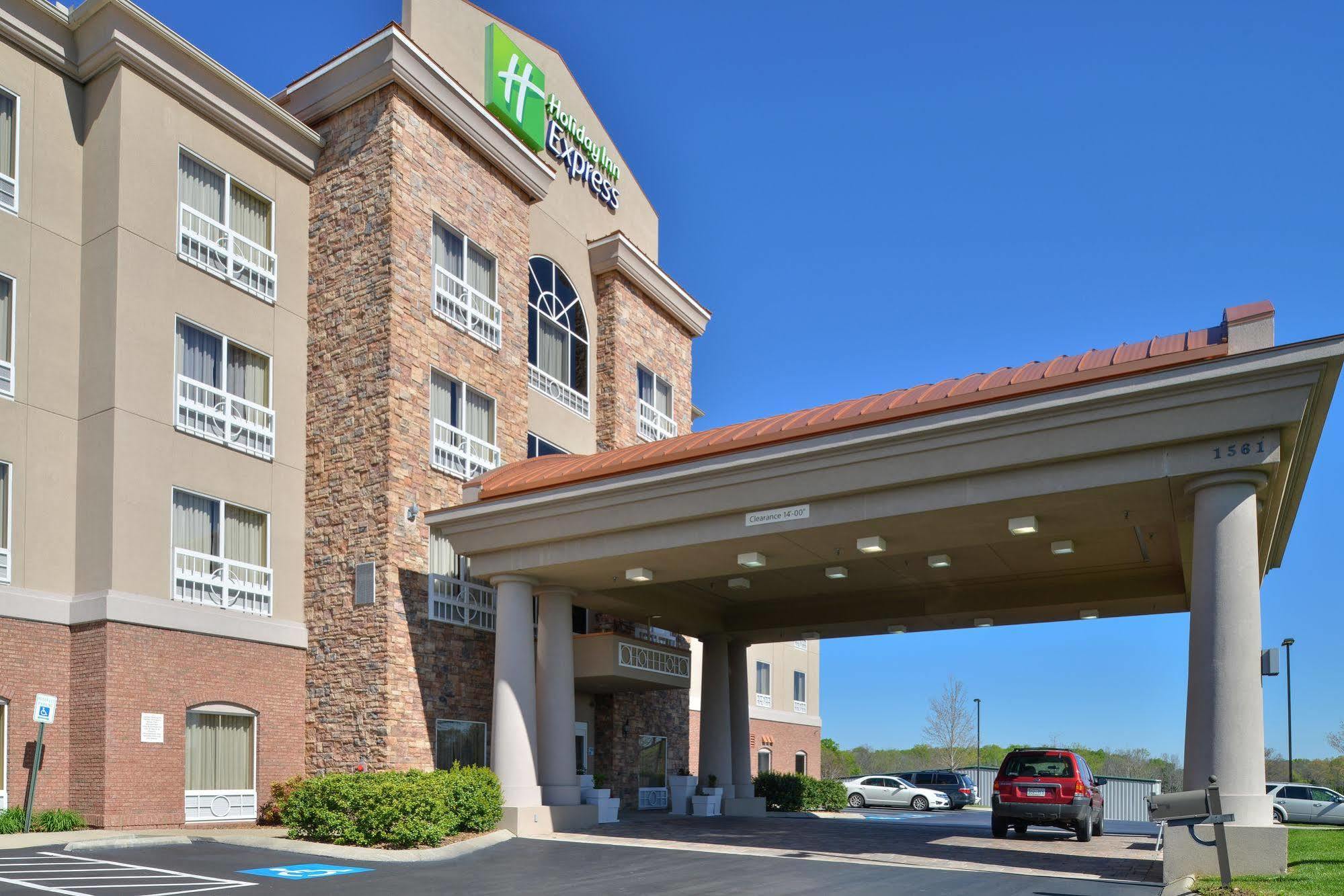 Holiday Inn Express Columbia By Ihg Exterior photo