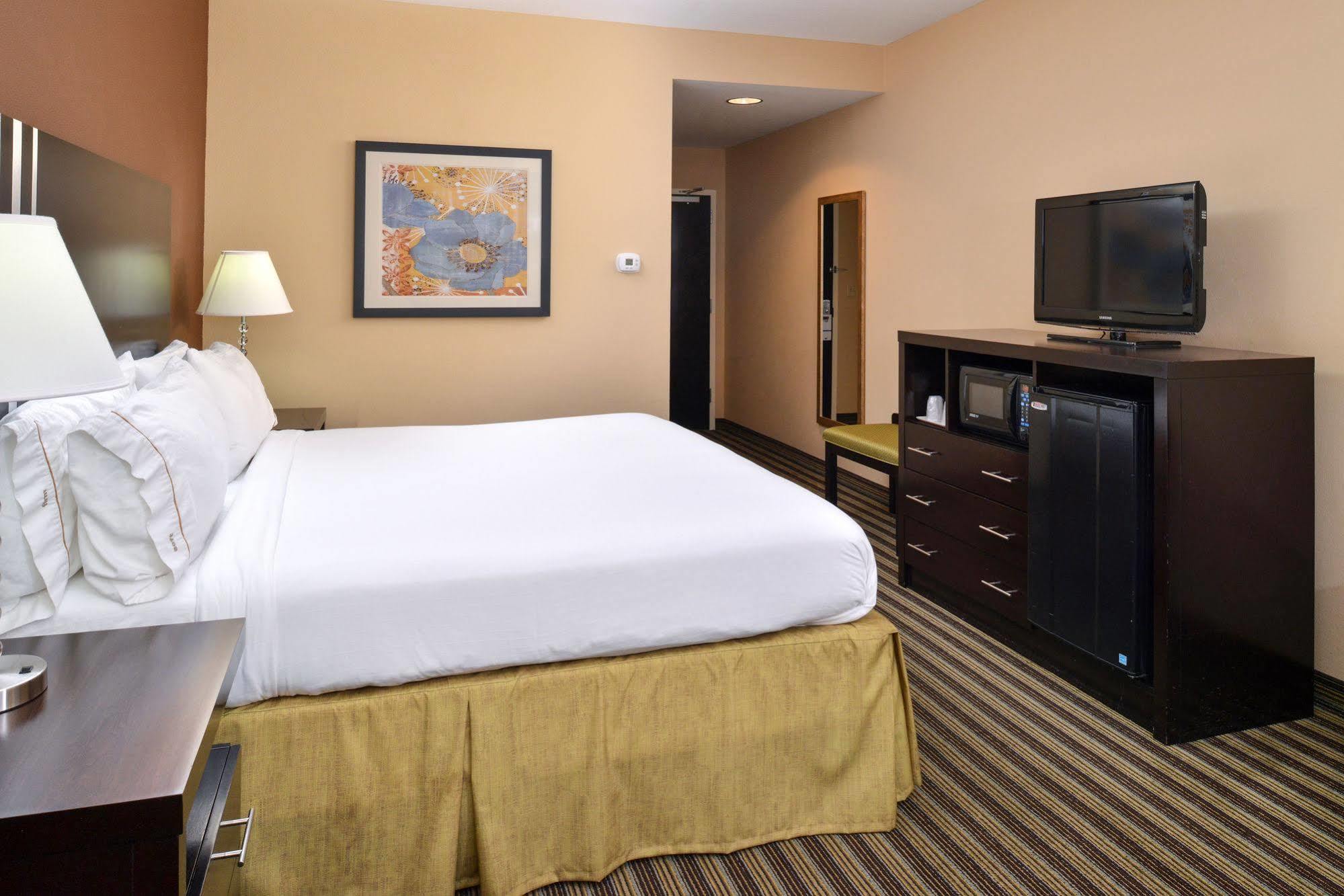 Holiday Inn Express Columbia By Ihg Exterior photo
